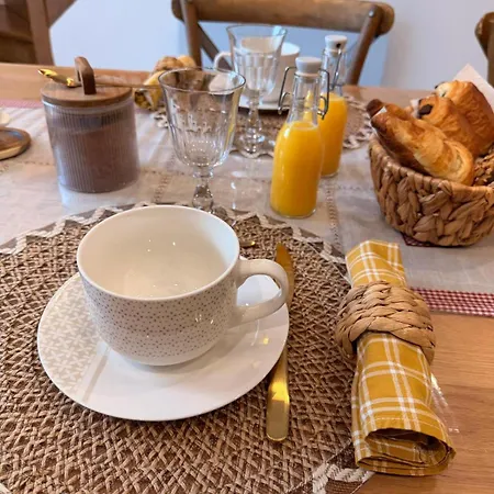 Oda ve Kahvaltı Chez Eric Et Nath 3*
